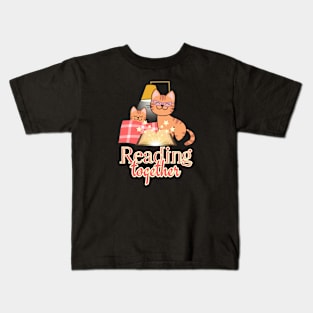 Reading together Kids T-Shirt